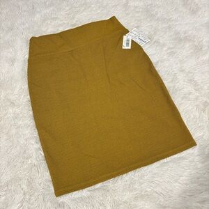 LulaRoe mustard yellow polka dot cassie skirt NWT size large